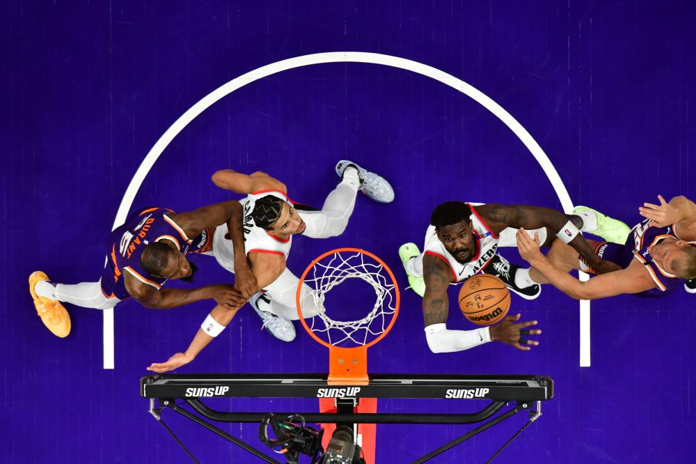 他与团队共 他与团队共