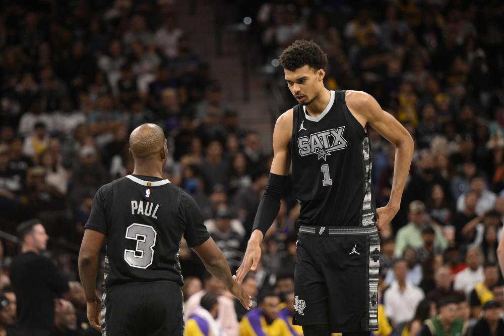 他们不仅是 他们不仅是